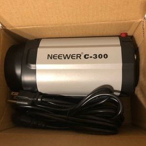 Neewer 300W Strobe/Flash Light